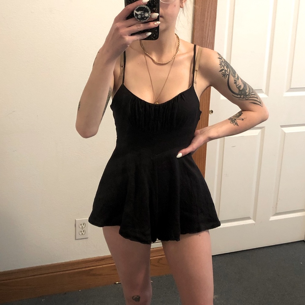 Urban Outfitters Ruched Tie-Shoulder Romper Black Size XS